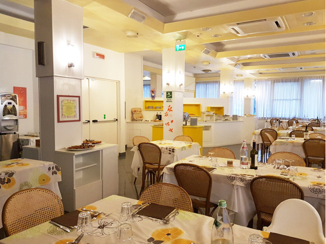 media.Gallery-Ristorante_8Hotel-Desirè-Riccione