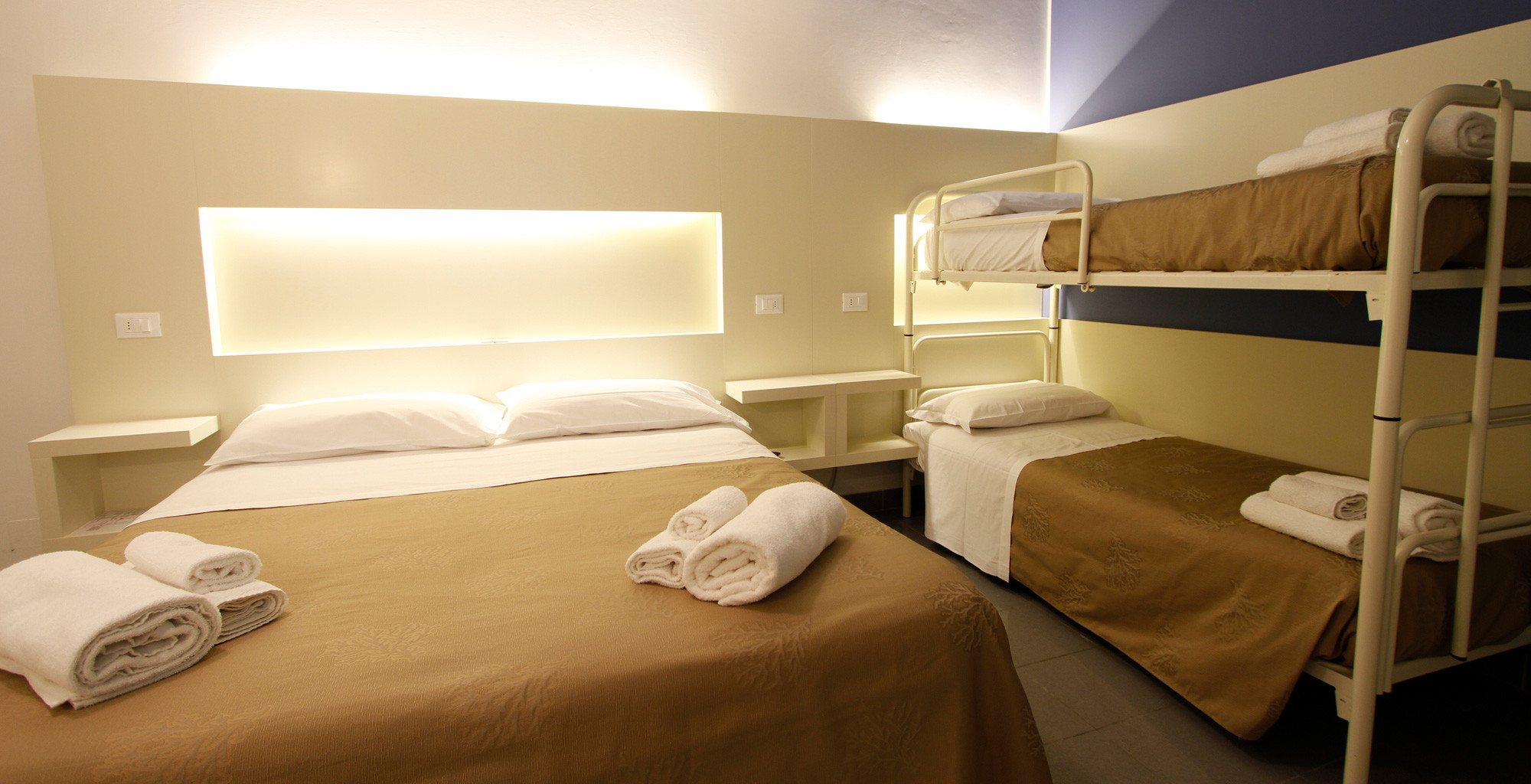 media.Slide-CamereSuperior_1Hotel-Desiré-Riccione