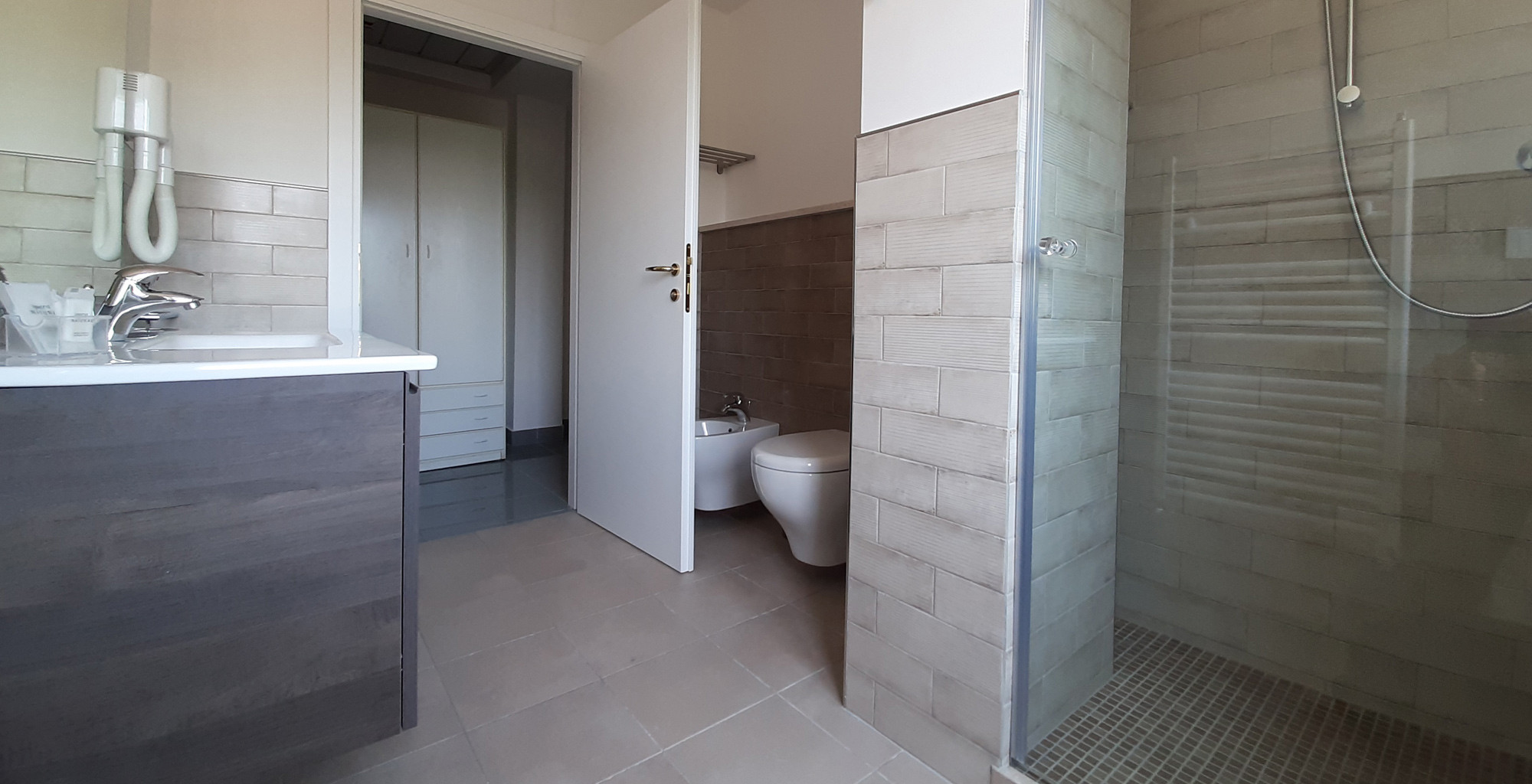 media.Slide-CamereFamily_2Hotel-Desiré-Riccione