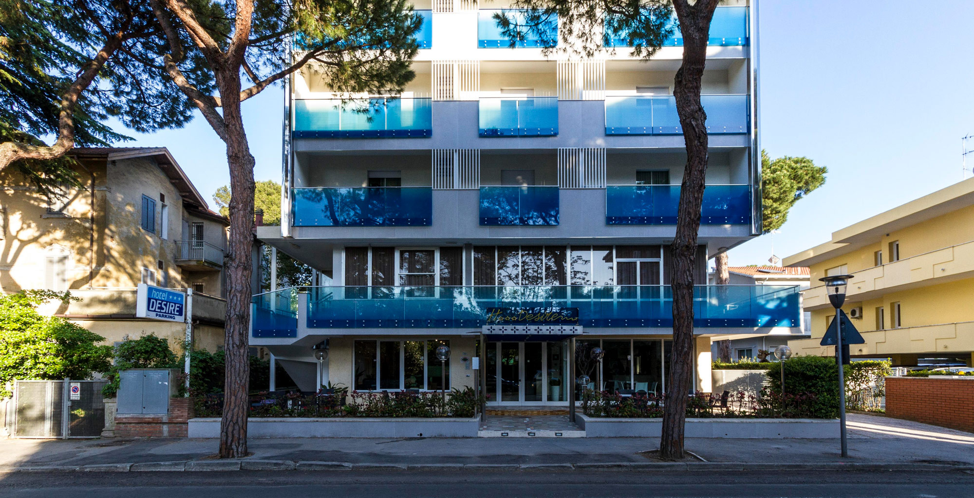 media.Slide-Esterno_1Hotel-Desiré-Riccione